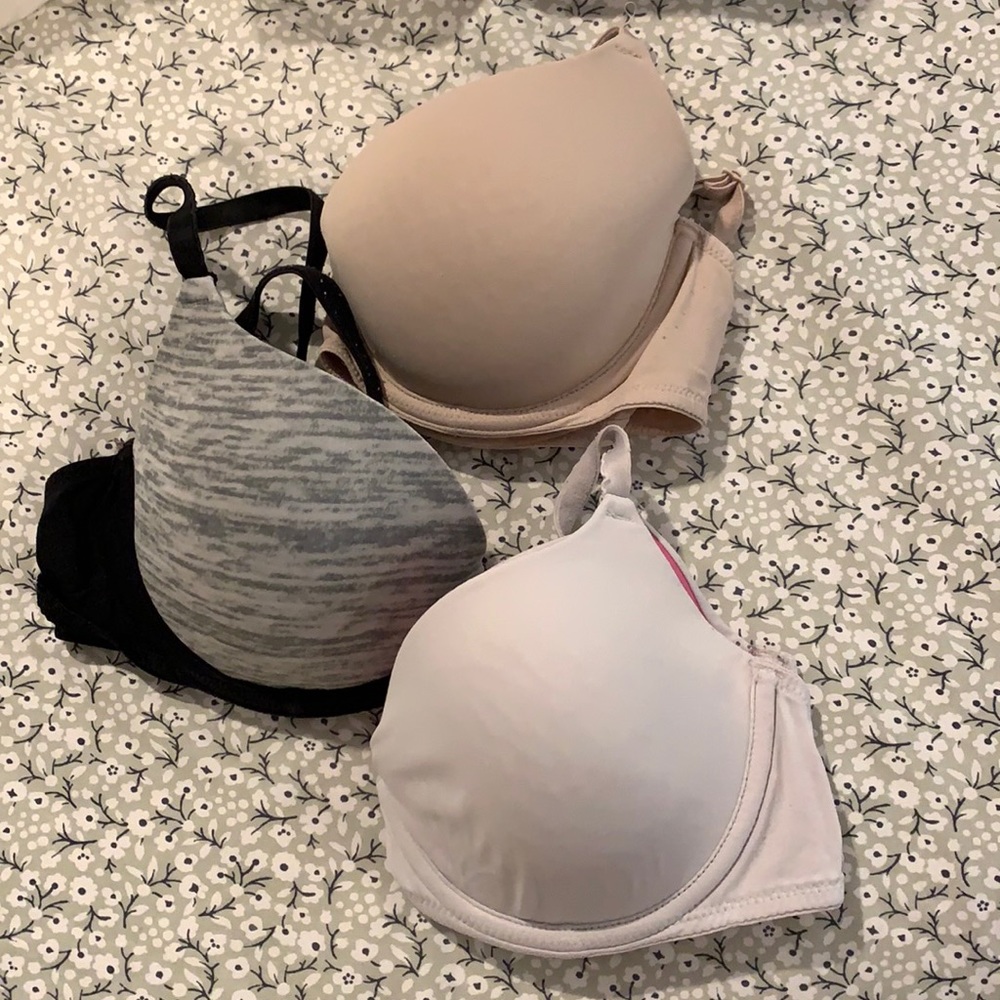3 Victoria’s Secret t shirt bra